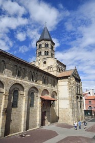 France, Puy-de-Dôme (63), Clermont-Ferrand, basilique Notre-Dame-du-Port de style roman auvergnat, classée Patrimoine Mondial de l'UNESCO au titre des Chemins de Saint-Jacques-de-Compostelle en France