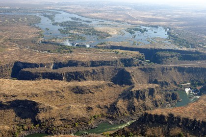 Zimbabwe, province de Matabeleland septentrional, fleuve Zambèze, les Chutes Victoria, classées Patrimoine Mondial de l'UNESCO (vue aérienne)