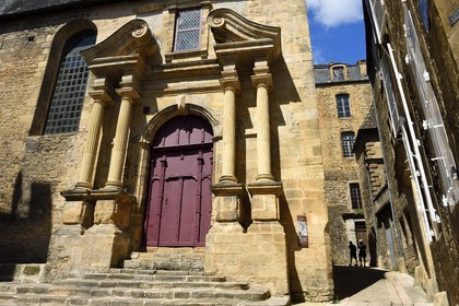France, Dordogne, Perigord Noir, Dordogne valley, Sarlat la Caneda, front door of ancient Chapelle des Penitents Blancs also called Chapelle des Recollets