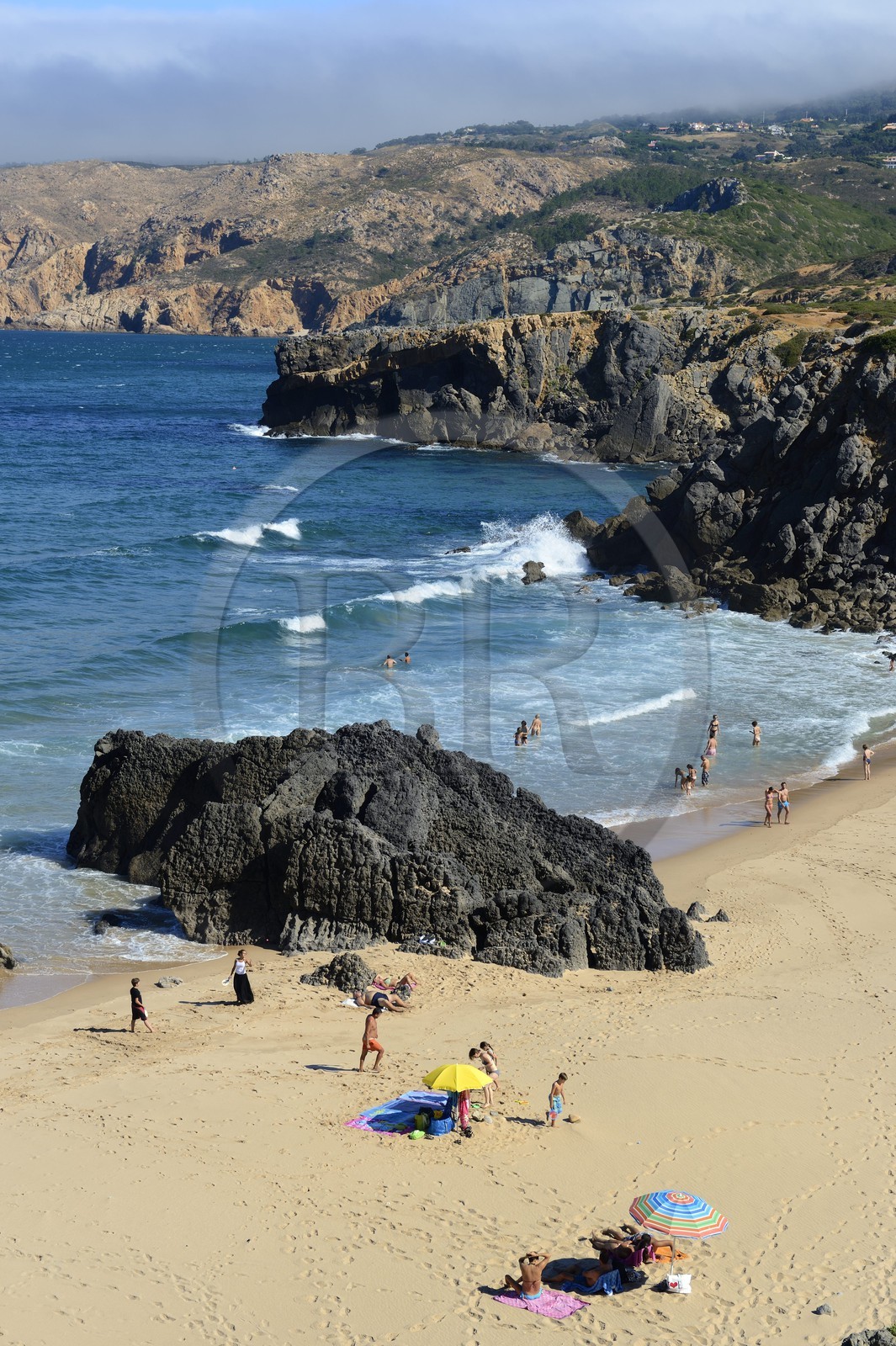 Portugal, région de Lisbonne, Cascais, petite plage sauvage de Abano au nord de la plage de Guincho sur la côte d'Estoril