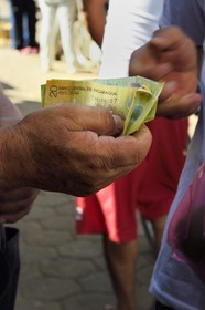 Nicaragua, Leon, marché du quartier de Sutiaba, billets de Cordobas