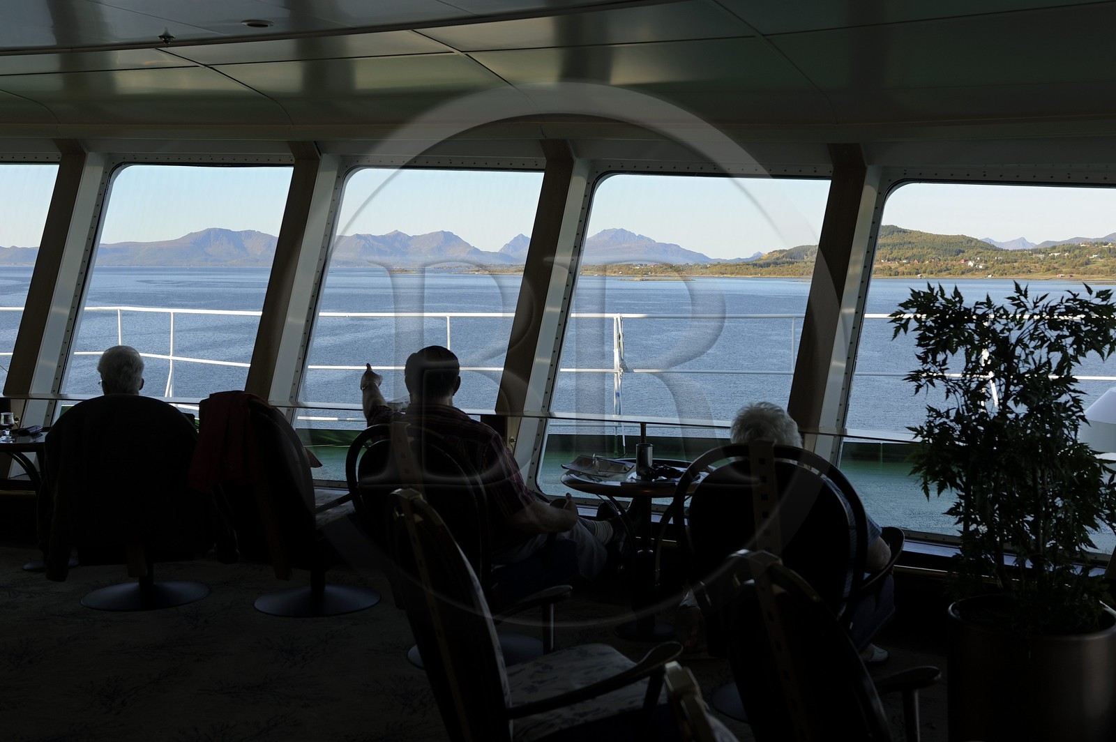 Norvège, Nordland, iles des Westeralen, l'express cotier Hurtigruten à Stokmarknes