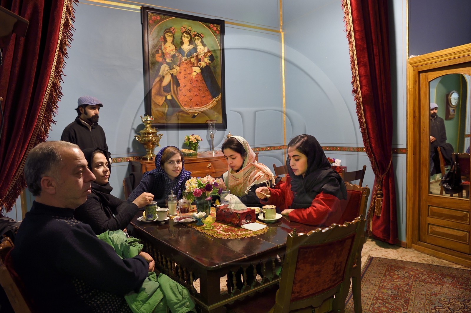 Iran, province d'Ispahan, Ispahan, quartier arménien de la Nouvelle-Djoulfa (Nor Djoura), Firuz Cafe à Julfa square