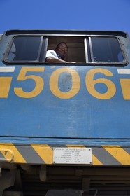 Namibie, région de Erongo, le conducteur du train Shongololo express