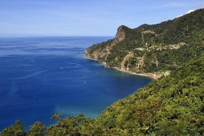 Caraïbes, Ile de la Dominique, la baie de Soufrière et le village de Soufrière