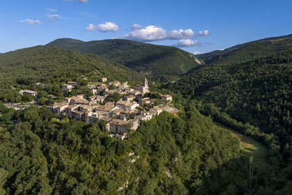 France, Drome, regional natural park of Baronnies provencales, the village of Saint-Auban-sur-l'Ouvèze (aerial view)