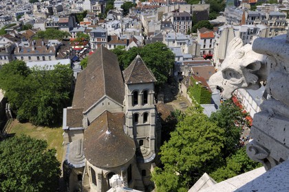 France, Paris (75), l'église Saint-Pierre de Montmartre derrière la place du Tertre