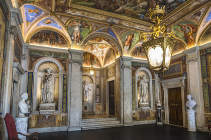Italie, Ligurie, Gênes, palais des Rolli classés Patrimoine Mondial de l'UNESCO, le palazzo Interiano Pallavicino construit en 1567, le hall d'entrée