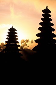 Indonesia, Bali island, pura (temple) Besakih, méru with multiple roofs of pura Penataran Agung being drawn up towards the sky