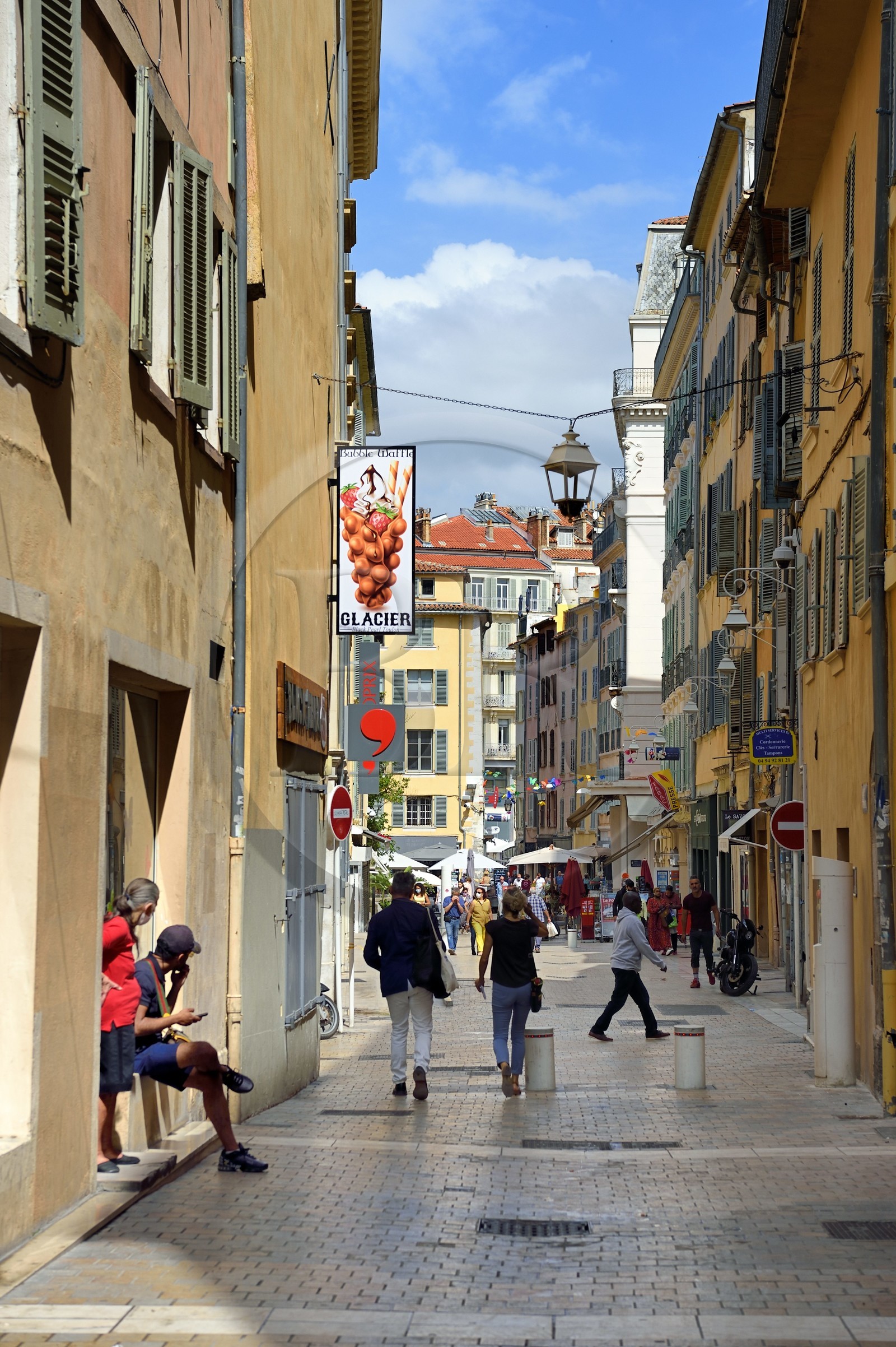 France, Var (83), Toulon, la rue Alezard piétonne