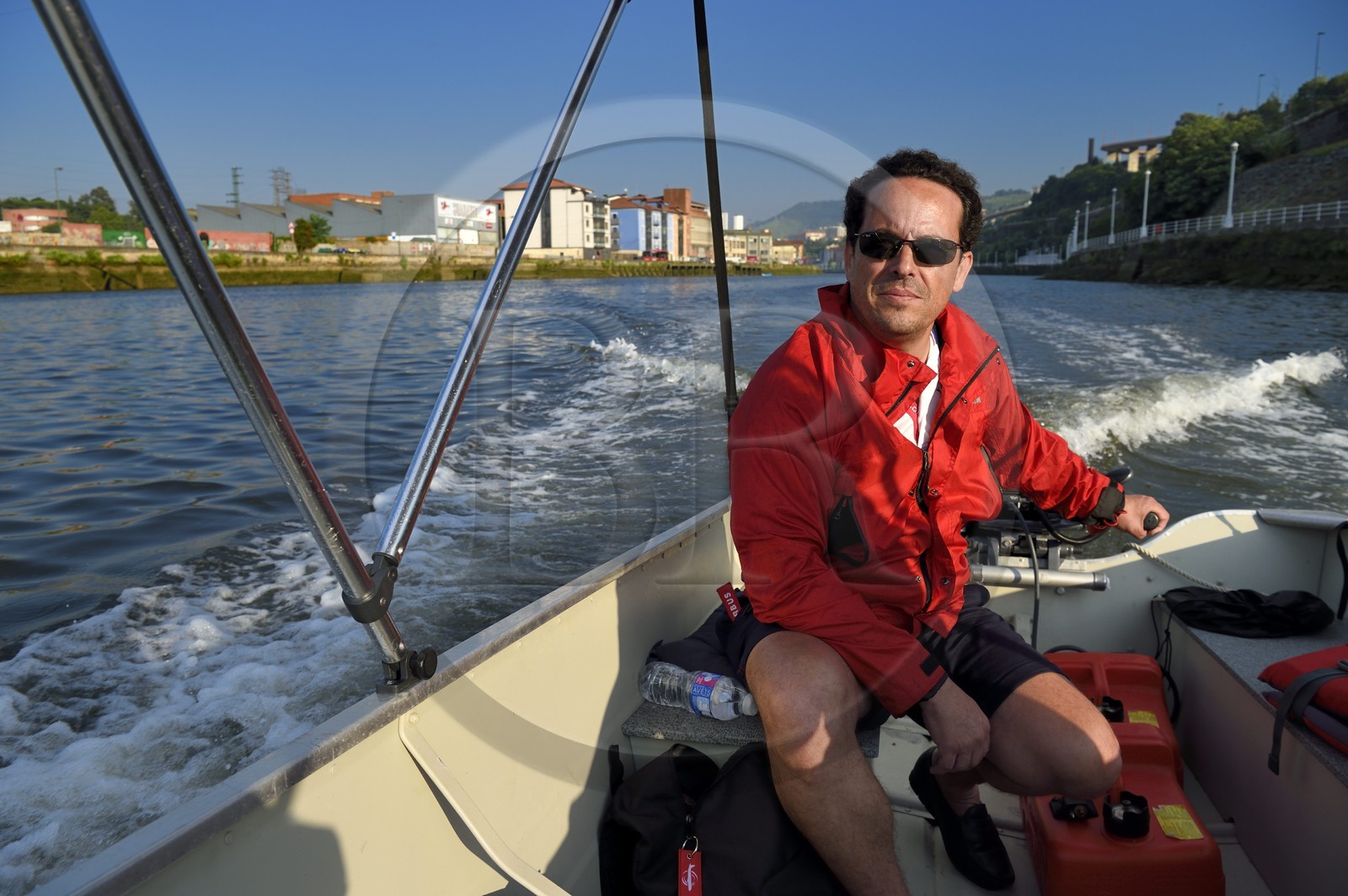 Espagne, Pays basque espagnol, Biscaye, Bilbao, Ivan Olle de la société Rivercheer qui loue des bateaux pour la promenade sur le Ria de Bilbao, Ivan Olle de la société Rivercheer
