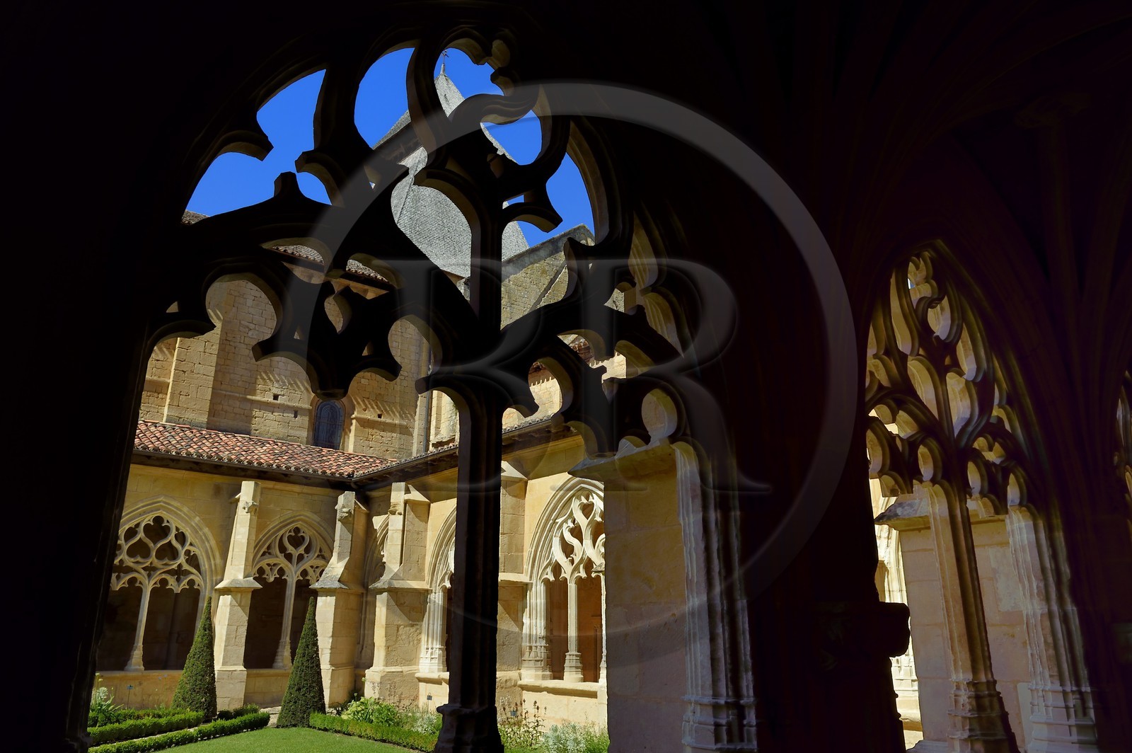 France, Dordogne (24), Périgord Noir, Le Buisson-de-Cadouin, abbaye de Cadouin, étape sur le chemin de Compostelle, site classé Patrimoine Mondial de l'UNESCO, le cloitre du XVe siècle