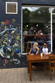 Afrique du Sud, province de Gauteng, Johannesburg, Braamfontein, restaurant dans Juta street