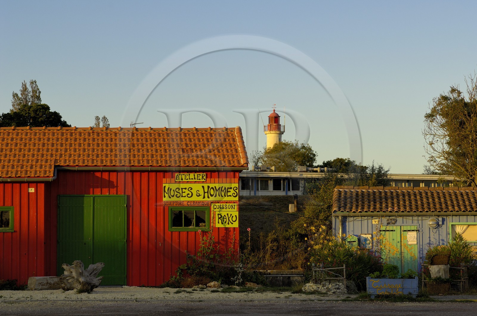 France, Charente-Maritime (17), Ile d'Oléron, Le Château d'Oléron, anciennes cabanes d'ostréiculteurs transformées pour l'artisanat
