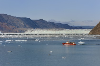 Groenland, cote ouest, baie de Disko, baie de Quervain, le glacier Kangilerngata sermia voisin du glacier Eqip Sermia (glacier Eqi)