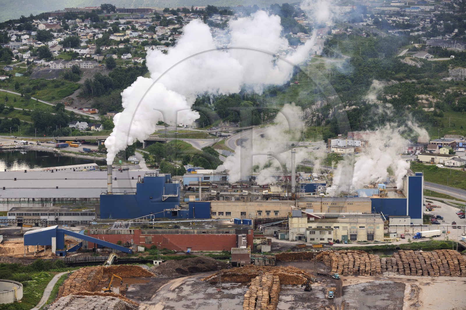 Canada, province de Terre-Neuve et Labrador, Ile de Terre-Neuve, ville de Corner Brook, l'usine de Corner Brook Pulp and Paper