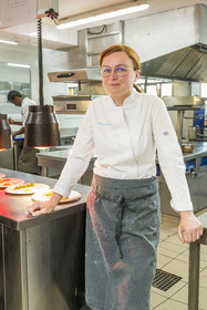France, Finistère, Plougonvelin, restaurant Hostellerie de la Pointe Saint-Mathieu 1 Michelin star, chef Nolwenn Corre