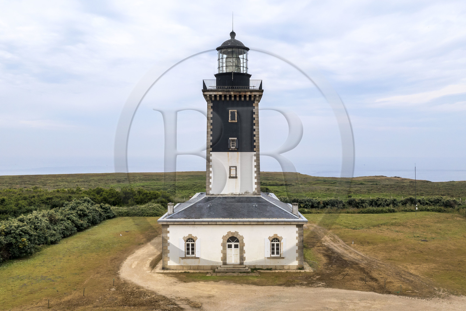 France, Morbihan (56), Ile de Groix, la réserve naturelle de la Pointe de Pen-Men, le phare de Pen-Men (vue aérienne)