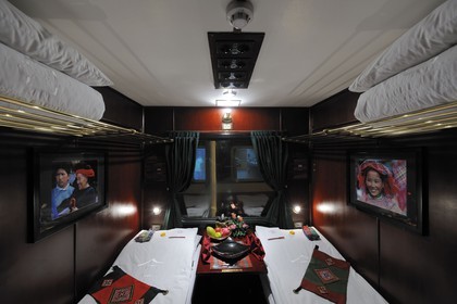 Vietnam, train de Hanoï à Lao Cai, wagon de luxe du Victoria Express, les couchettes du wagon lit