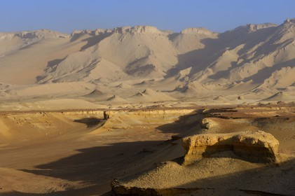 Egypte, Haute Egypte, désert libyque, oasis de Dakhla, le désert aux portes de Al-Qasr