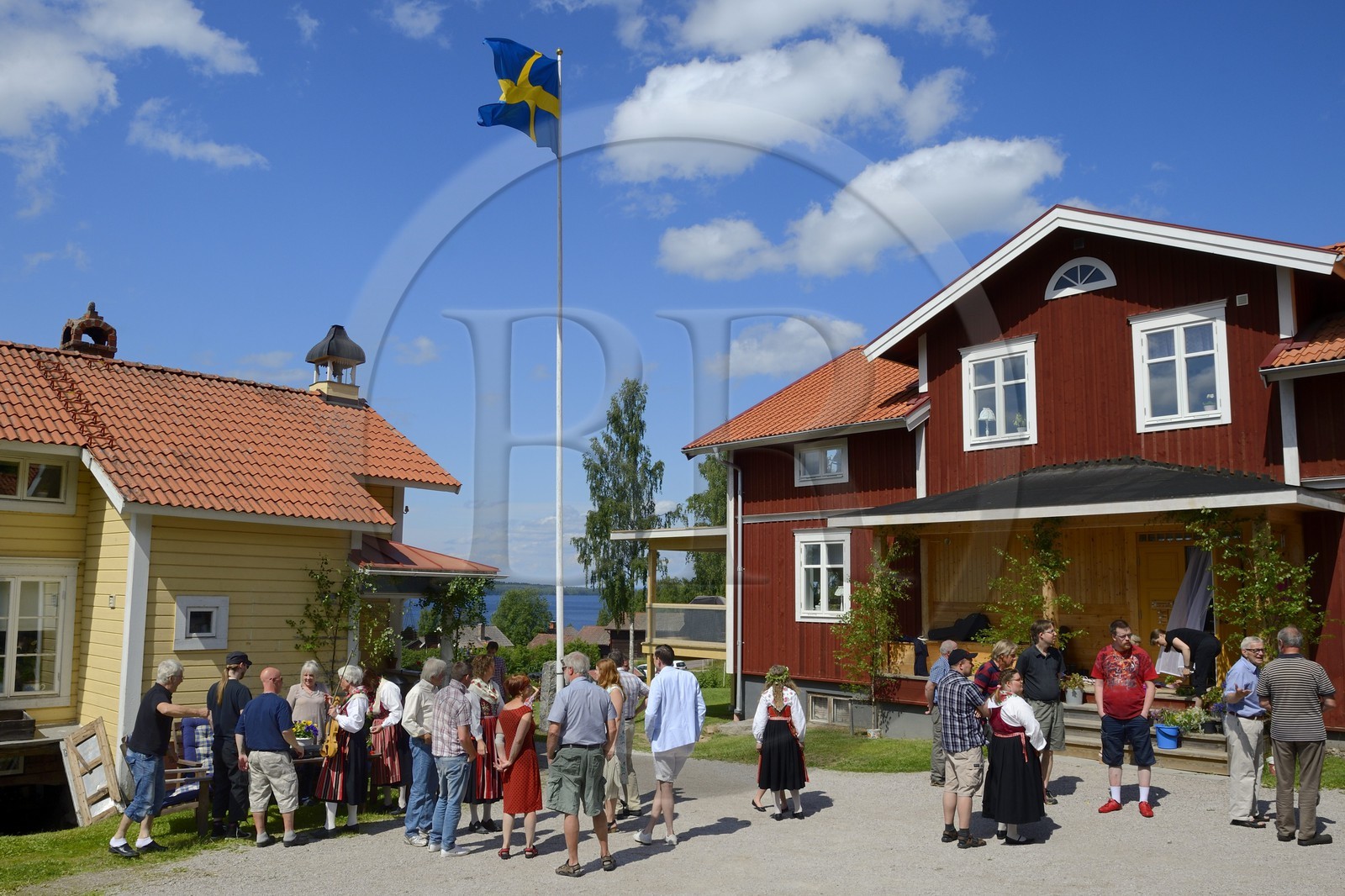 Suède, comté de Dalécarlie, région de Leksand, célébrations du solstice d'été dans le petit hameau de Sunnanäng