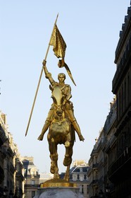 France, Paris (75), la statue de Jeanne d'Arc place des Pyramides (à côté du Jardin des Tuileries)