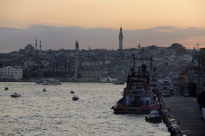 Turquie, Istanbul, quartier de karaköy, la gare maritime