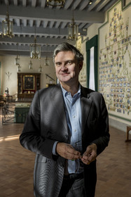 France, Nièvre (58), Parc naturel régional du Morvan, Bazoches, le chateau de Bazoches qui fut propriété du maréchal Sébastien le Prestre de Vauban, la grande galerie, Amaury de Sigalas descendant d'une lignée de 28 générations de Chastellux et de Vauban