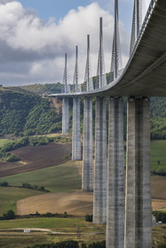 France, Aveyron, Grands Causses regional natural park, Millau, the Millau viaduct by architects Michel Virlogeux and Norman Foster, between the Causse du Larzac and the Causse de Sauveterre above the Tarn river