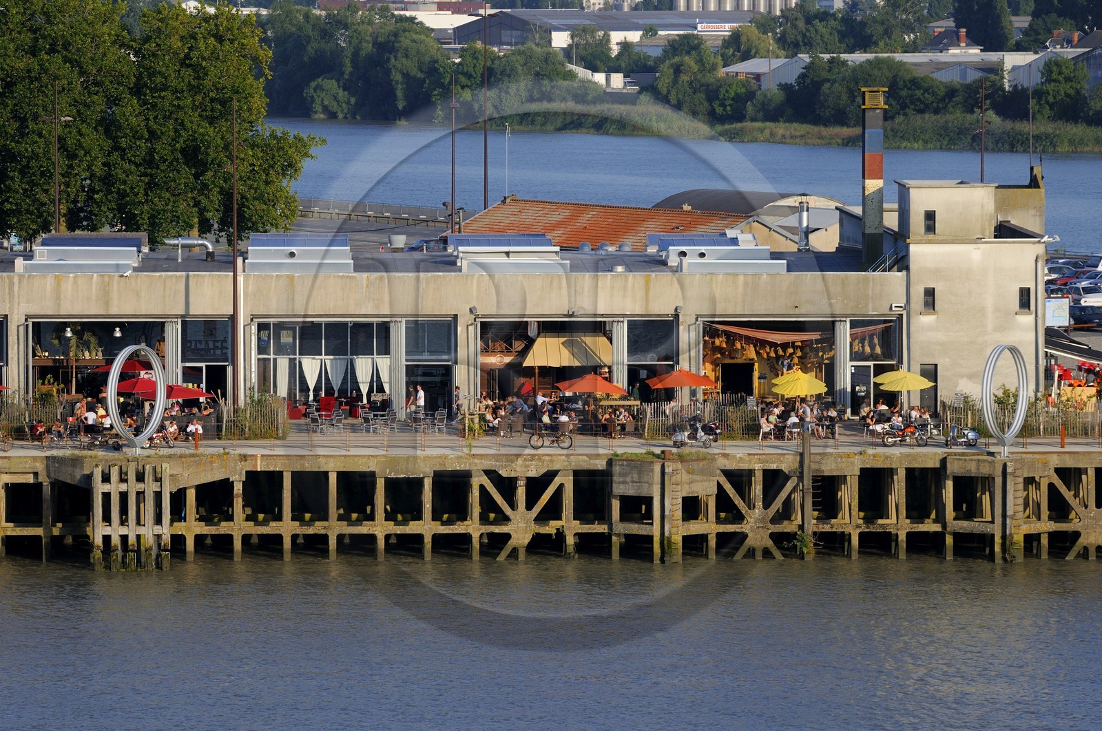 France, Loire-Atlantique (44), Nantes, l'Ile de Nantes, cafés et restaurants dans le Hangar à Bananes