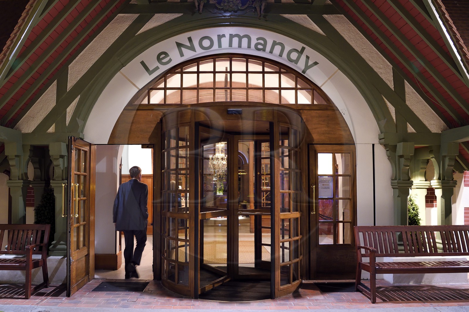 France, Calvados (14), Pays d'Auge, Deauville, entrée de l'Hotel Normandy Barriere