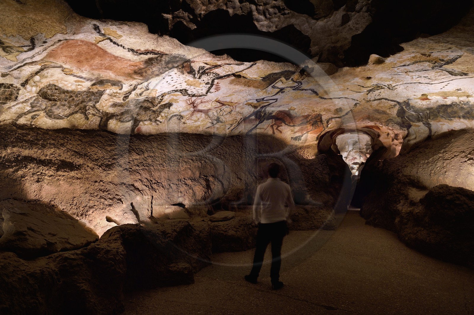France, Dordogne (24), Périgord Noir, vallée de la Vezère, Montignac-sur-Vézère, Grotte de Lascaux II, reconstitution du site préhistorique et grotte ornée classés Patrimoine Mondial de l'UNESCO France, Dordogne (24), Périgord Noir, vallée de la Vezère, Montignac-sur-Vézère, Grotte de Lascaux II, reconstitution du site préhistorique et grotte ornée classés Patrimoine Mondial de l'UNESCO