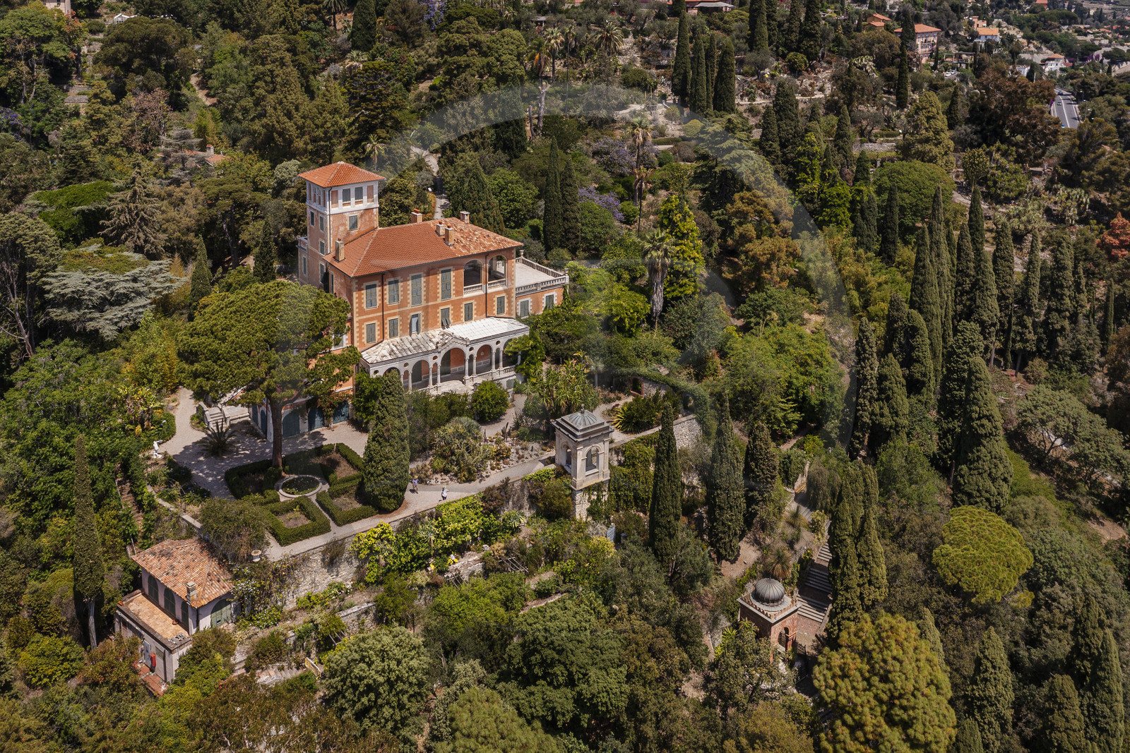 Italie, Ligurie, Province d'Imperia, Vintimille, Jardin botanique Hanbury autour du Palazzo Orengo (vue aérienne) Italie, Ligurie, Province d'Imperia, Vintimille, Jardin botanique Hanbury autour du Palazzo Orengo (vue aérienne)
