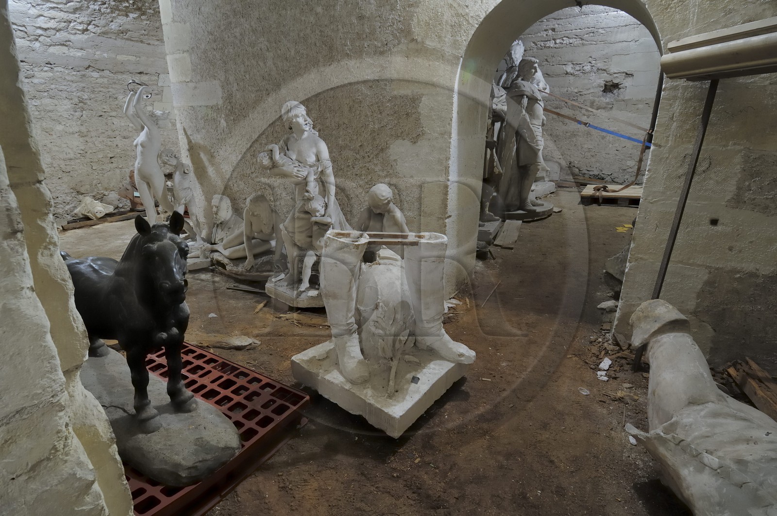 France, Loir-et-Cher (41), vallée de la Loire classée au Patrimoine Mondial de l'UNESCO, château de Blois, réserve des Beaux Arts dans les sous-sol mediévaux