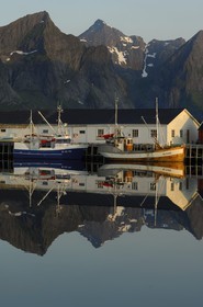 Norway, Nordland County, Lofoten Islands, Moskenes island , fishermen's port of Hamnoy near Reine under the midnight sun