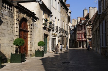 France, Côte d'Or (21), Dijon, la rue Amiral-Roussin