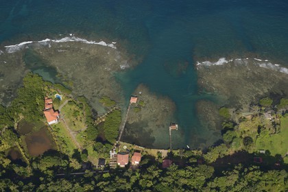 Panama, province de Colon, la côte caraïbe vers Portobelo (vue aérienne)