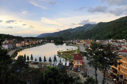 Vietnam, Lao Cai province, city of Sapa, the lake at nightfall