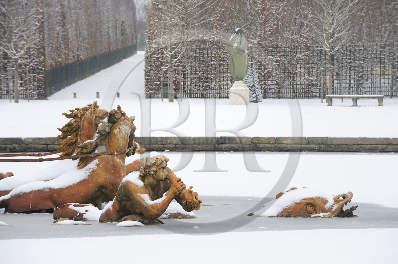 France, Yvelines (78), château de Versailles, classé Patrimoine Mondial de l'UNESCO, le bassin d'Apollon par Tuby avec le char d'Apollon France, Yvelines (78), château de Versailles, classé Patrimoine Mondial de l'UNESCO, le bassin d'Apollon par Tuby avec le char d'Apollon