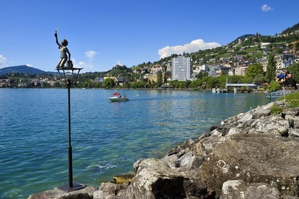 Switzerland, Canton of Vaud, Montreux, Contemporary Art sculpture on the banks of Lake Geneva (Lac Leman),