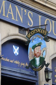 Royaume-Uni, Ecosse, Edimbourg, vieille ville, pub dans cockburn street
