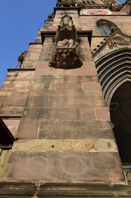Germany, Baden-Wurttemberg, Freiburg im Breisgau, the cathedral (Munster), size for measurement of bred in Middle Ages on the outer facade, variable according to the dates