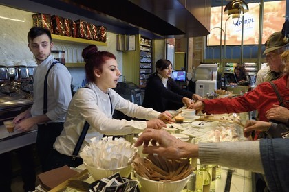 Italy, Lombardy, Milan, Piazza del Duomo, Galleria Vittorio Emanuele II, Café Motta