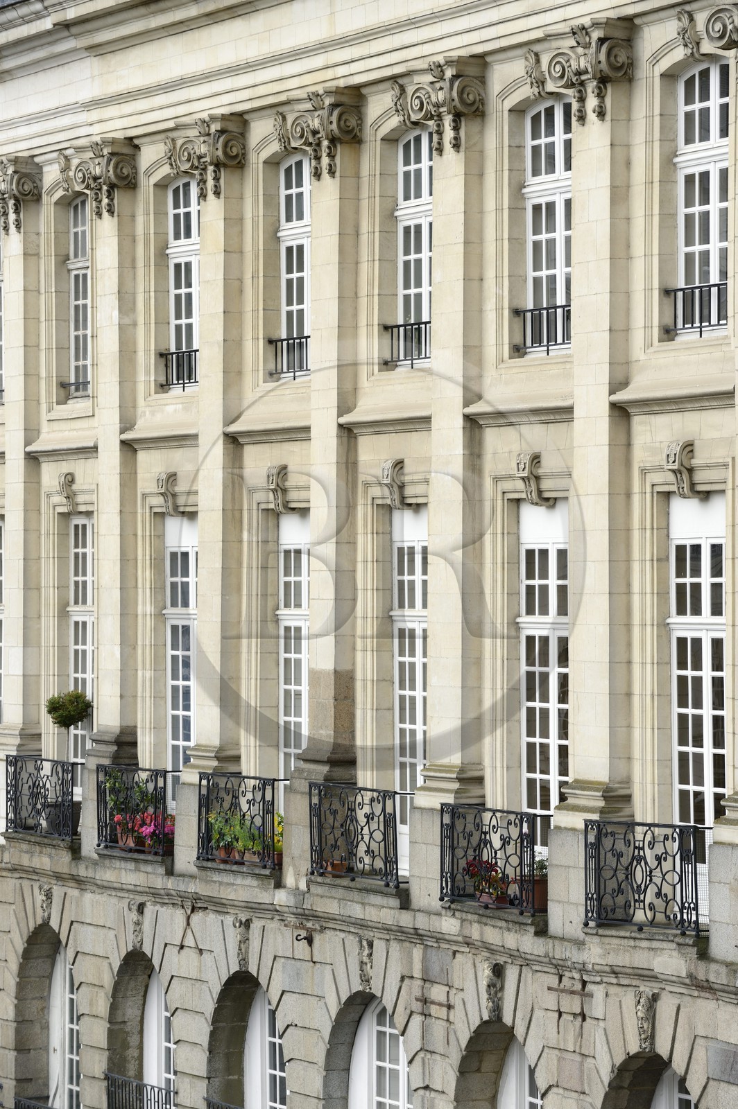 France, Ille-et-Vilaine (35), Rennes, immeubles bordant la place du Parlement de Bretagne