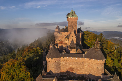 France, Bas-Rhin (67), Orschwiller, le chateau du Haut-Koenigsbourg sur les contreforts vosgiens (vue aérienne)