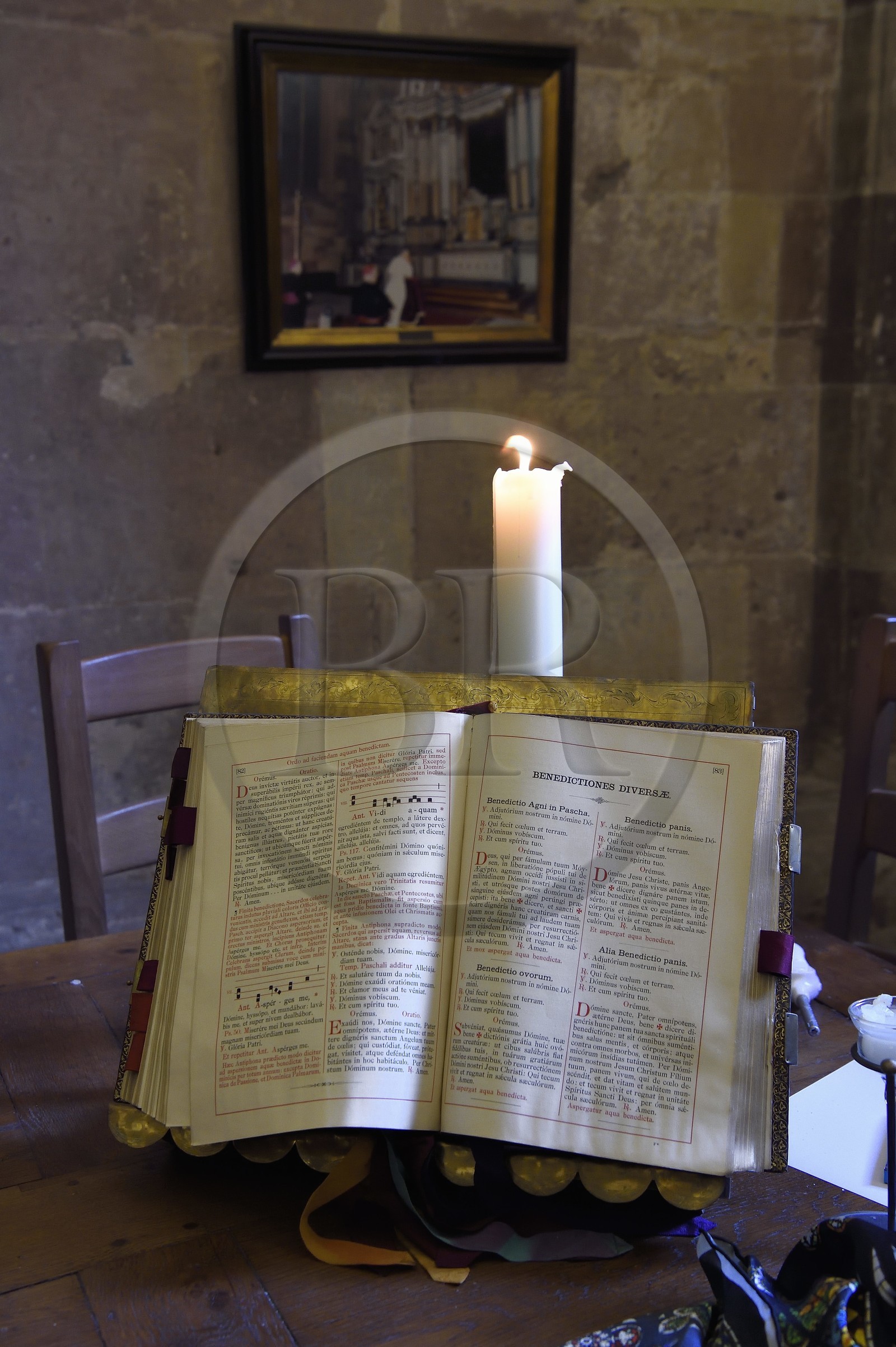 France, Bas-Rhin (67), Strasbourg, vieille ville classée au Patrimoine Mondial de l'UNESCO, la cathédrale Notre-Dame, ancienne sacristie des chanoines, livre des bénédictions France, Bas-Rhin (67), Strasbourg, vieille ville classée au Patrimoine Mondial de l'UNESCO, la cathédrale Notre-Dame, ancienne sacristie des chanoines, livre des bénédictions