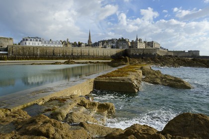 France, Ille-et-Vilaine, cote d'emeraude (Emerald Coast), Saint Malo, the north ramparts