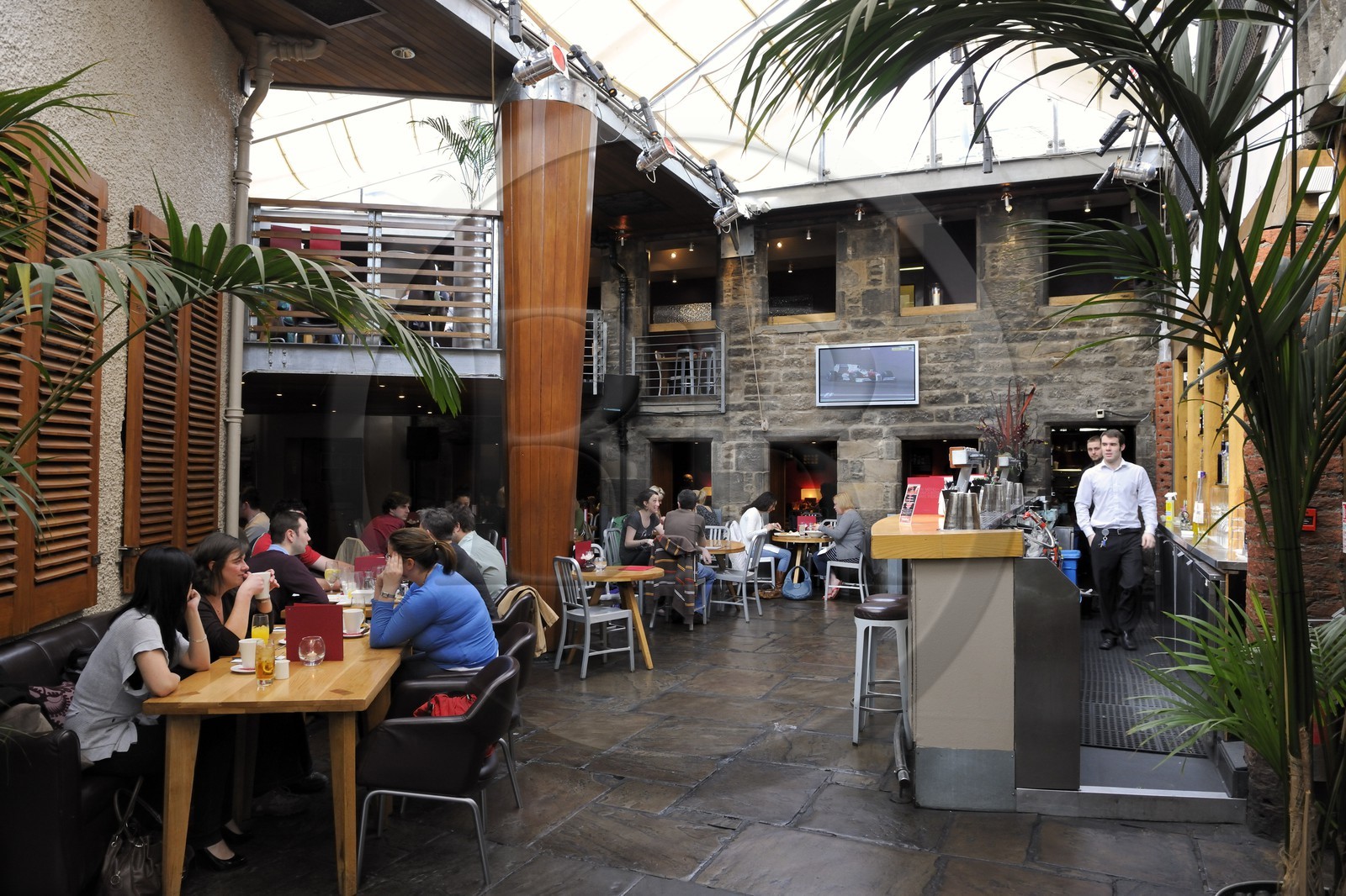 Royaume-Uni, Ecosse, Edimbourg, le restaurant Indigo Yaard dans Charlotte Lane