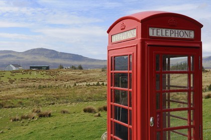 Royaume-Uni, Ecosse, région des Highlands, les Hébrides, île de Skye, Trotternish, cabine téléphonique