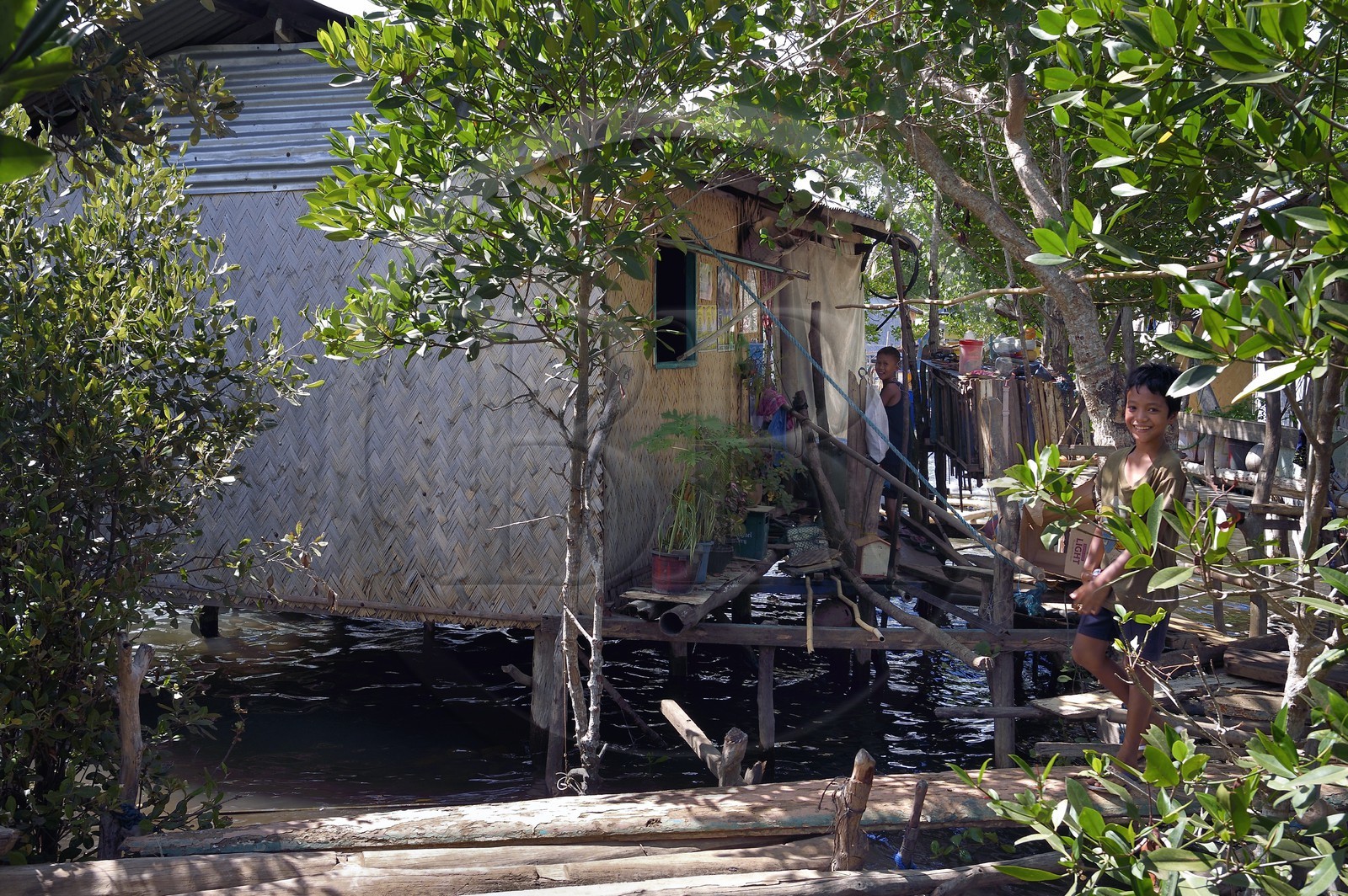 Philippines, Calamian Islands dans le nord de Palawan, Uson Island dans la baie de Coron, village de Barangay Lajala, quartier des pêcheurs